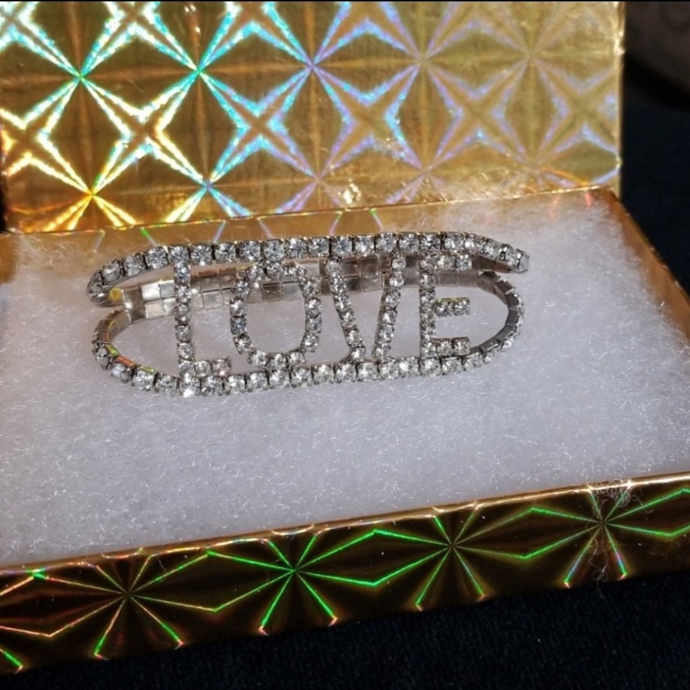 LOVE BRACELET